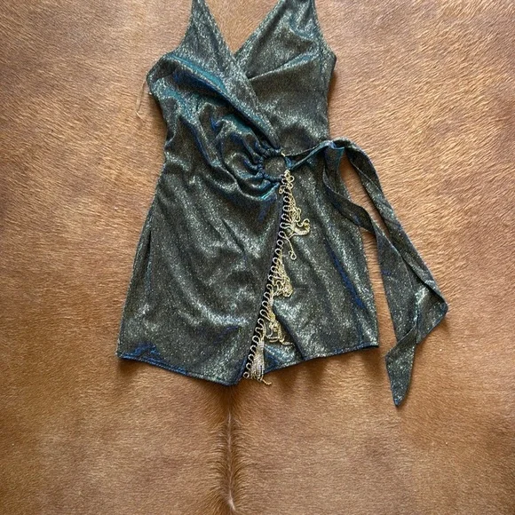 Elegant Glitter Dress - Picture 9 of 11